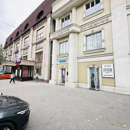 Center Capsule Hotel Алматы Экстерьер фото