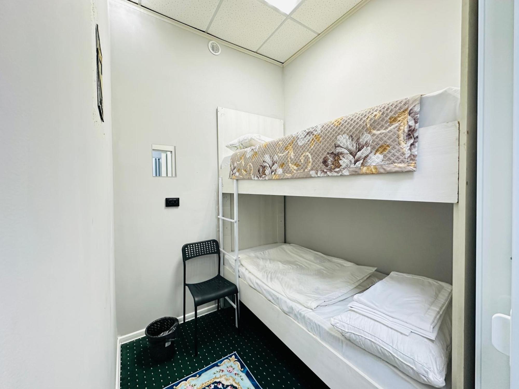 Center Capsule Hotel Алматы Экстерьер фото