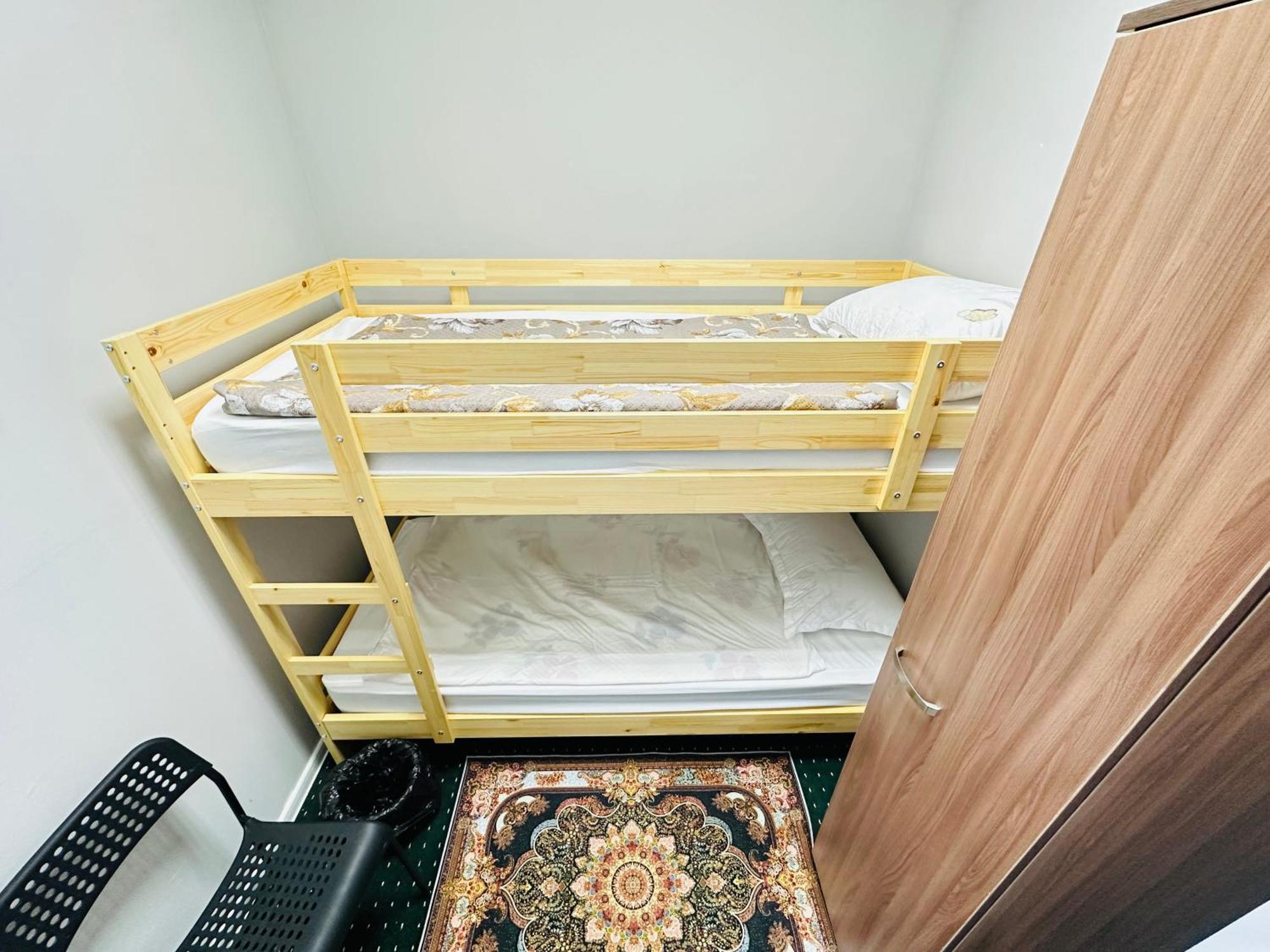 Center Capsule Hotel Алматы Экстерьер фото