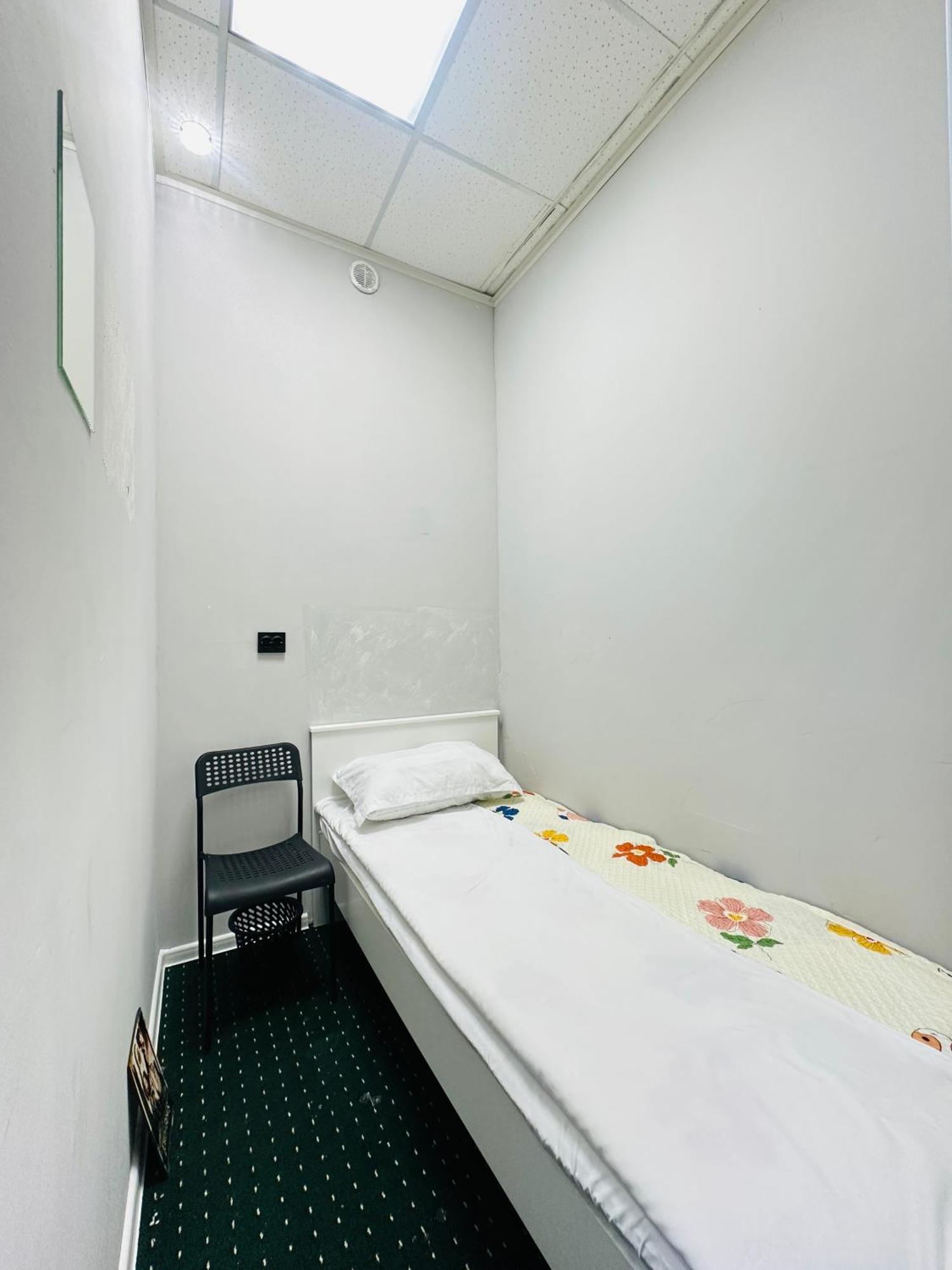 Center Capsule Hotel Алматы Экстерьер фото