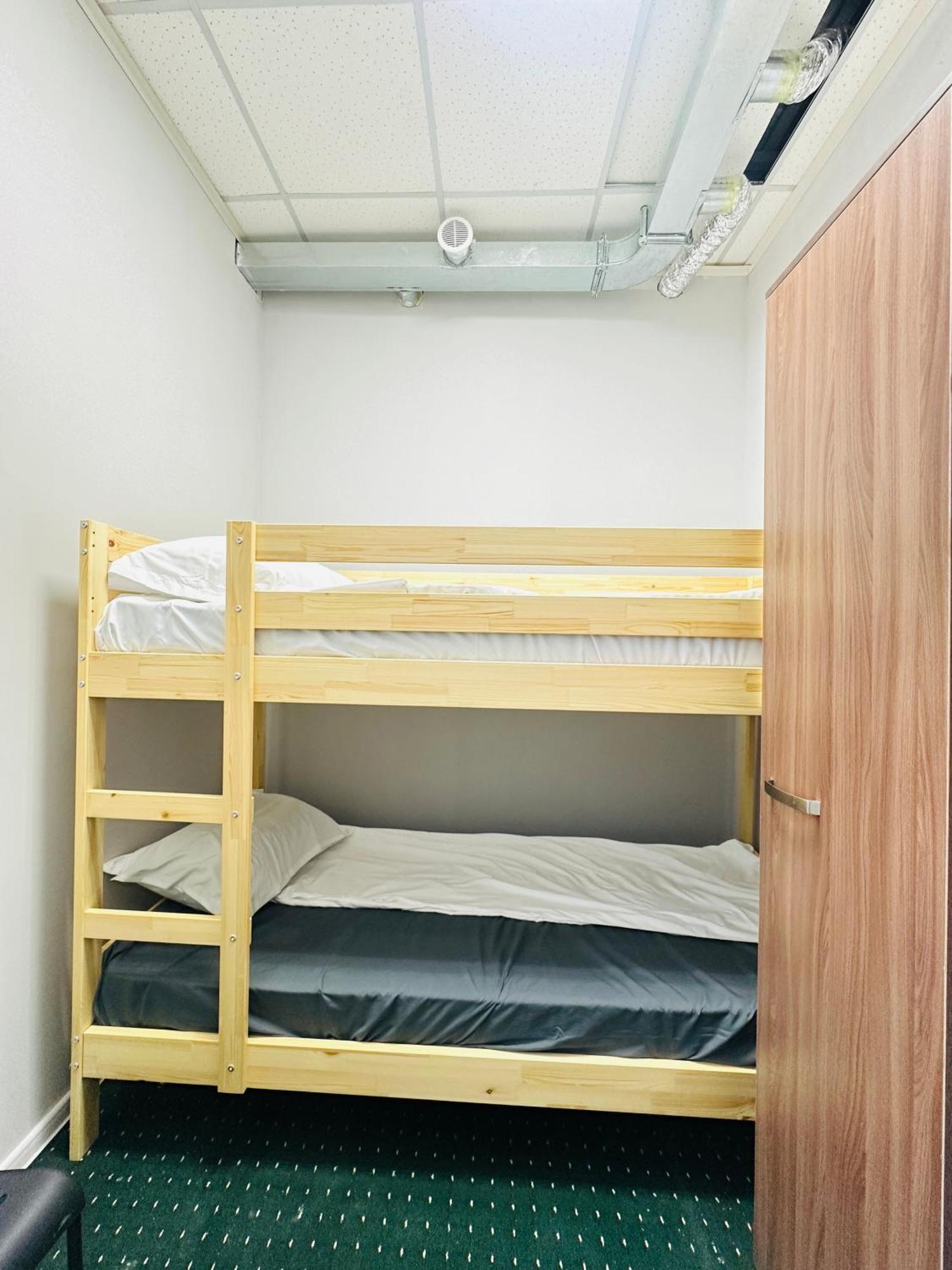 Center Capsule Hotel Алматы Экстерьер фото